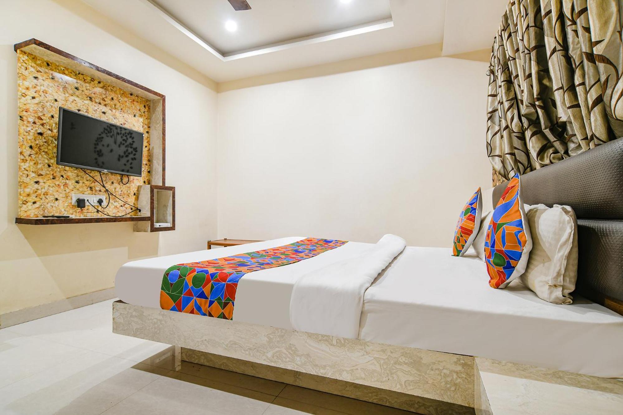 Fabhotel Shivam Palace- Near Mahakal Mandir Ujjain Exterior photo