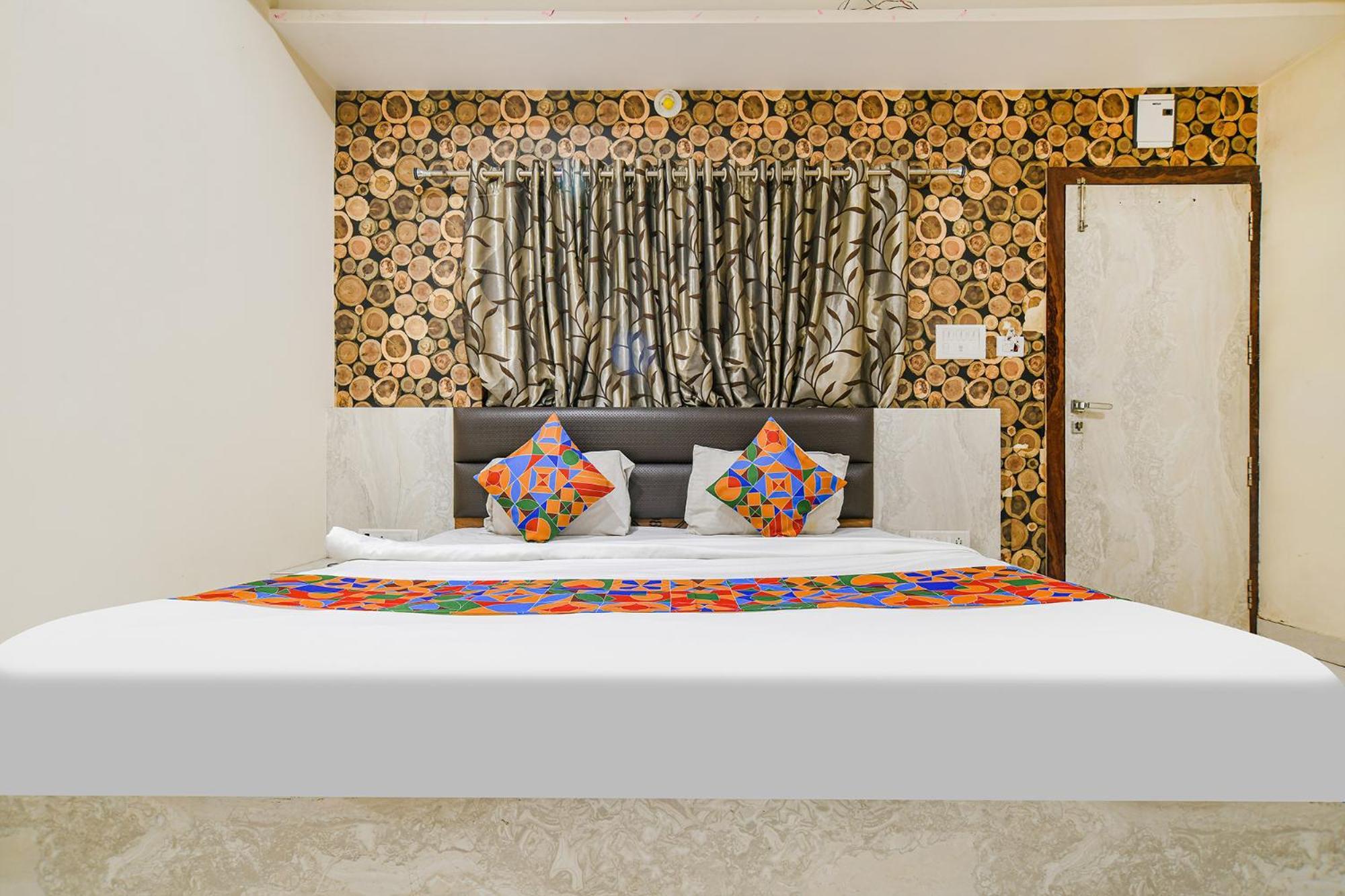 Fabhotel Shivam Palace- Near Mahakal Mandir Ujjain Exterior photo