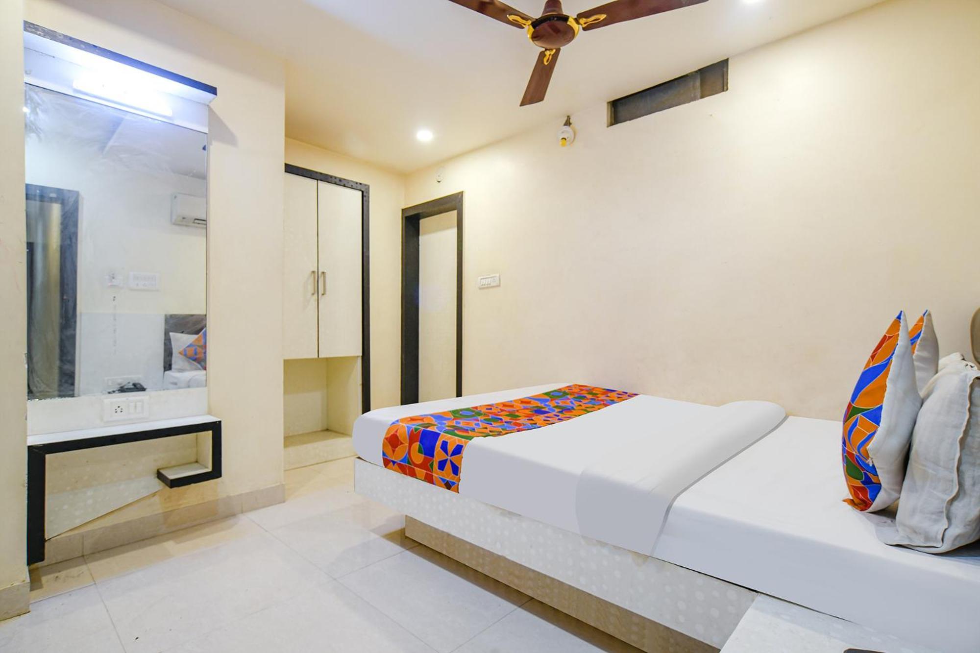 Fabhotel Shivam Palace- Near Mahakal Mandir Ujjain Exterior photo