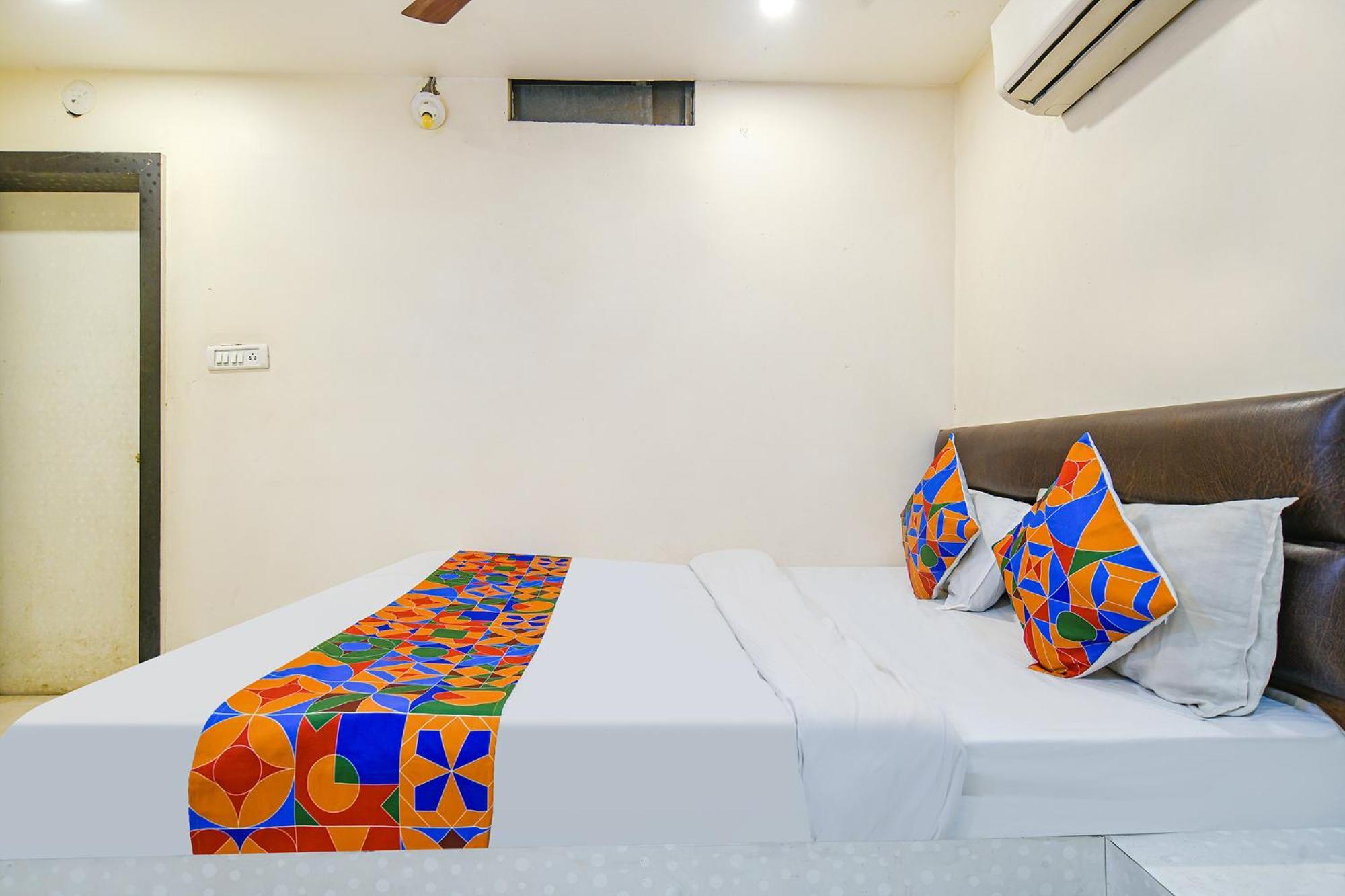 Fabhotel Shivam Palace- Near Mahakal Mandir Ujjain Exterior photo