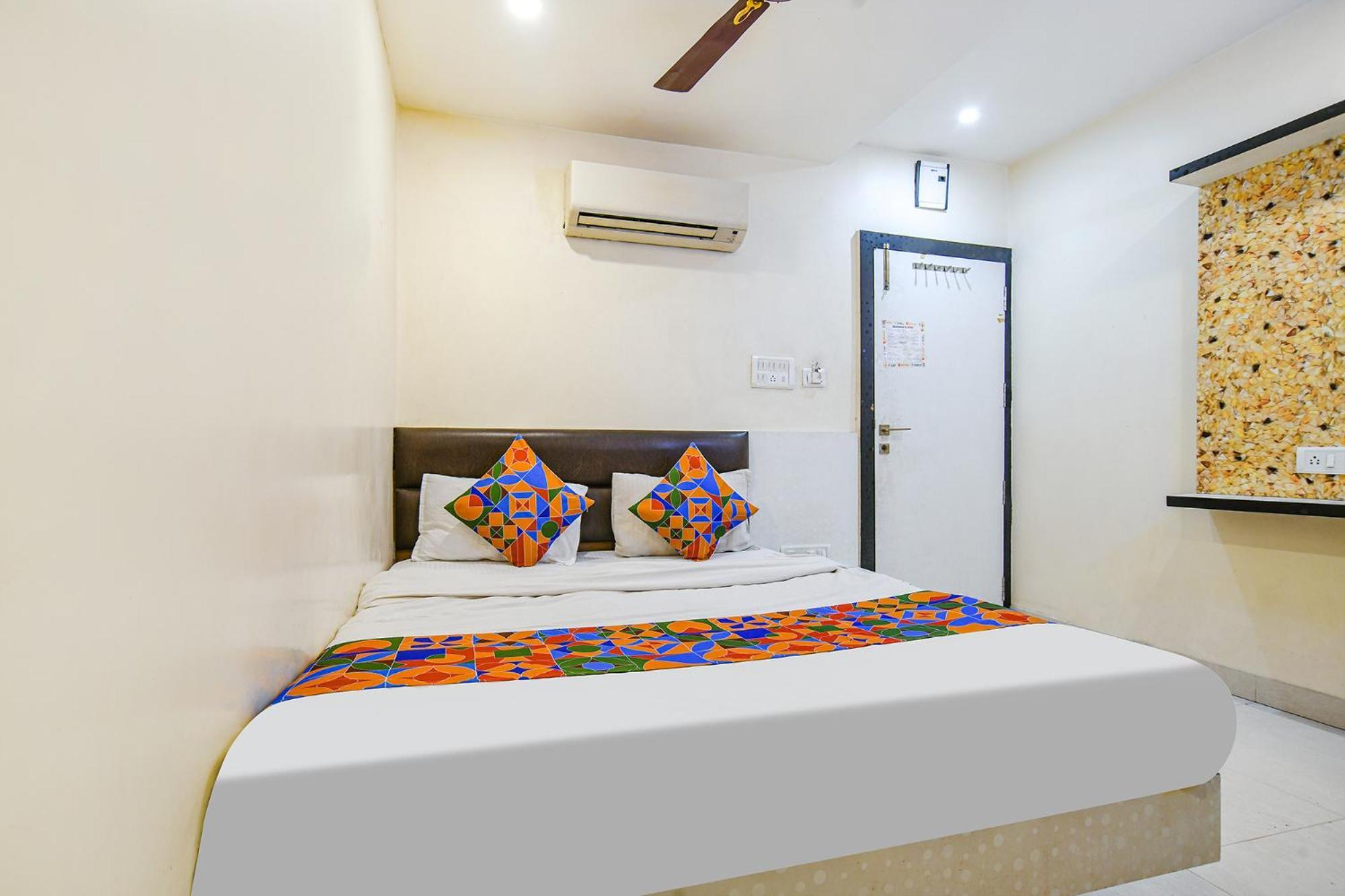 Fabhotel Shivam Palace- Near Mahakal Mandir Ujjain Exterior photo