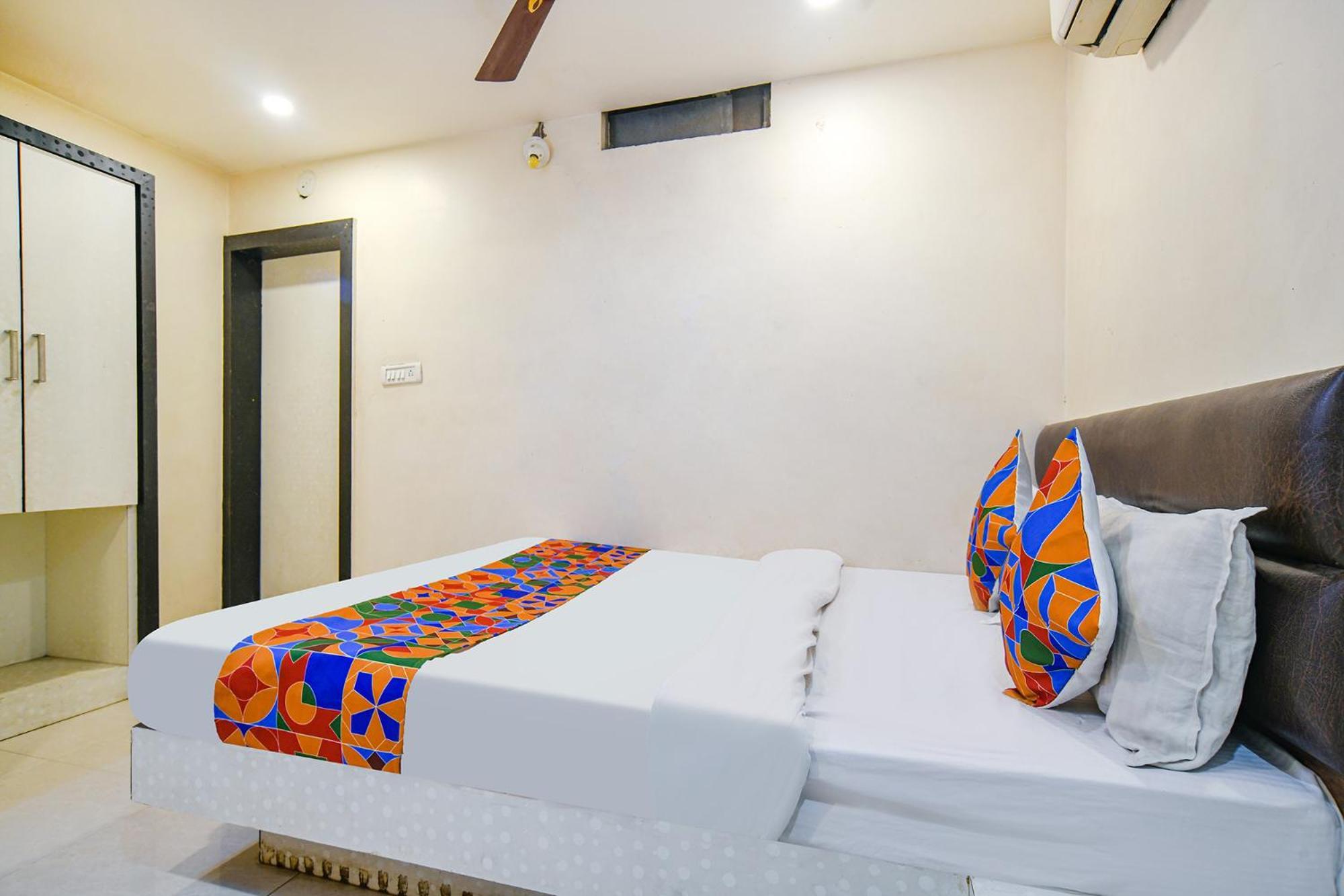 Fabhotel Shivam Palace- Near Mahakal Mandir Ujjain Exterior photo