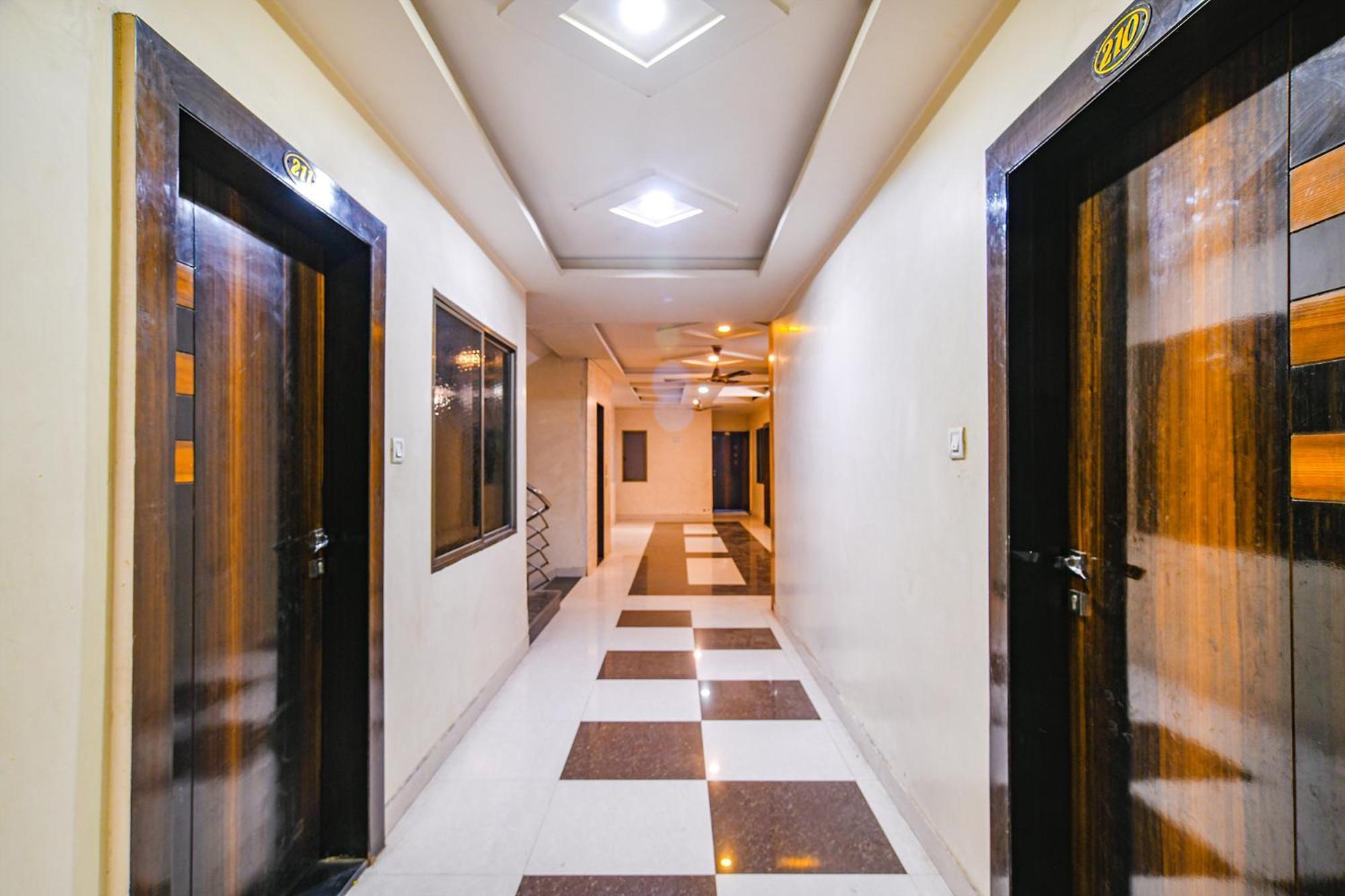 Fabhotel Shivam Palace- Near Mahakal Mandir Ujjain Exterior photo