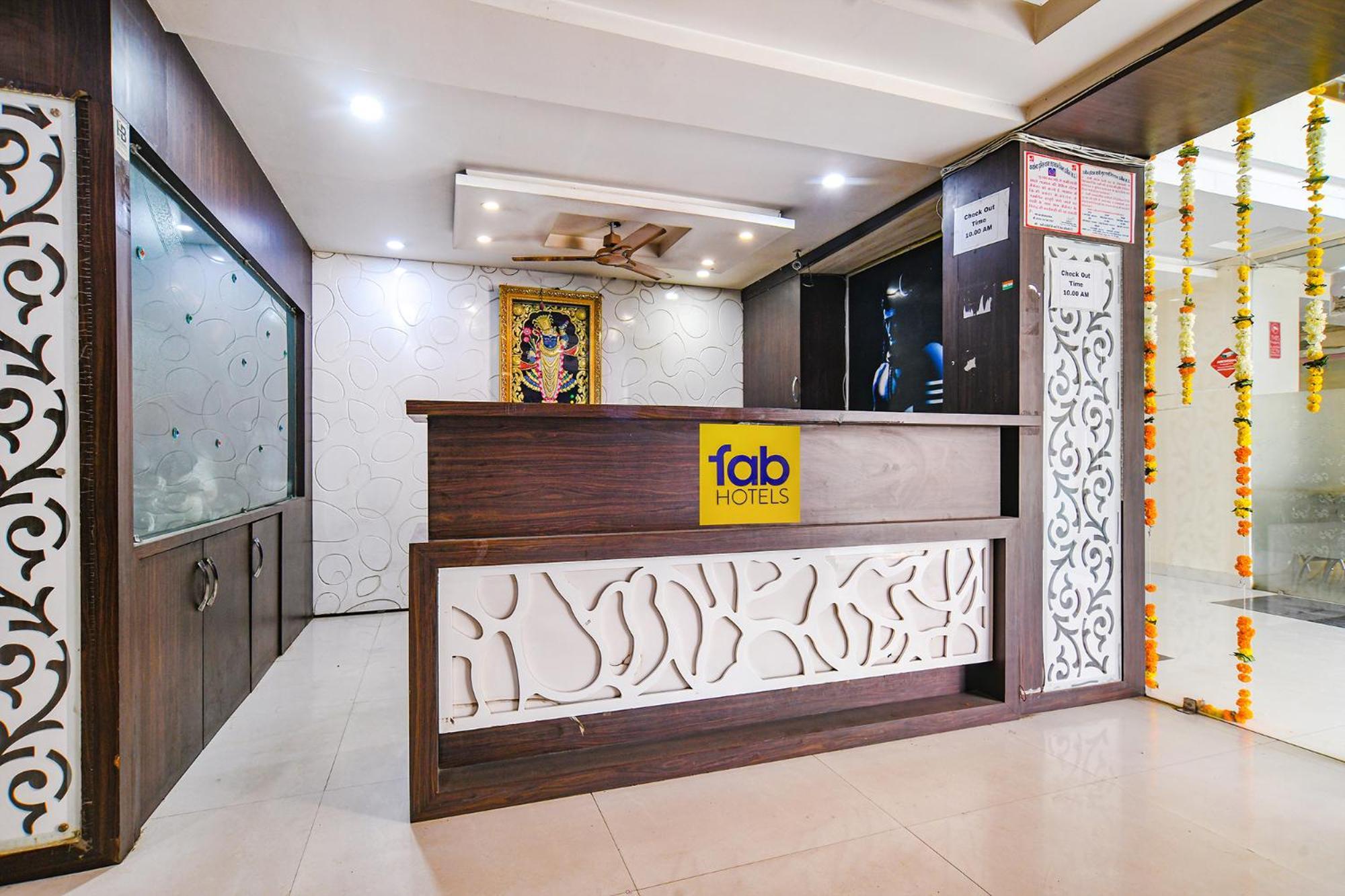 Fabhotel Shivam Palace- Near Mahakal Mandir Ujjain Exterior photo