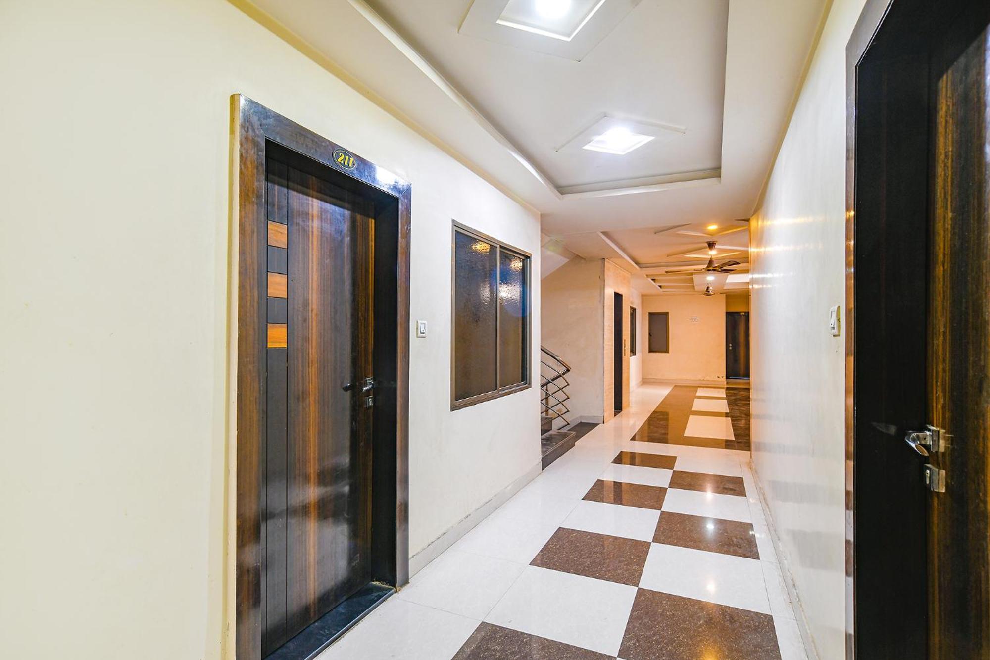 Fabhotel Shivam Palace- Near Mahakal Mandir Ujjain Exterior photo
