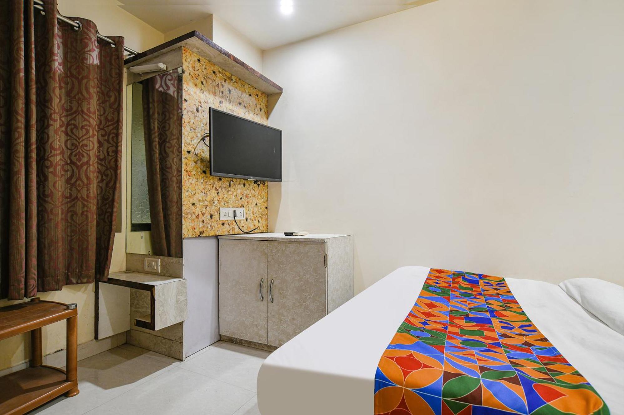 Fabhotel Shivam Palace- Near Mahakal Mandir Ujjain Exterior photo