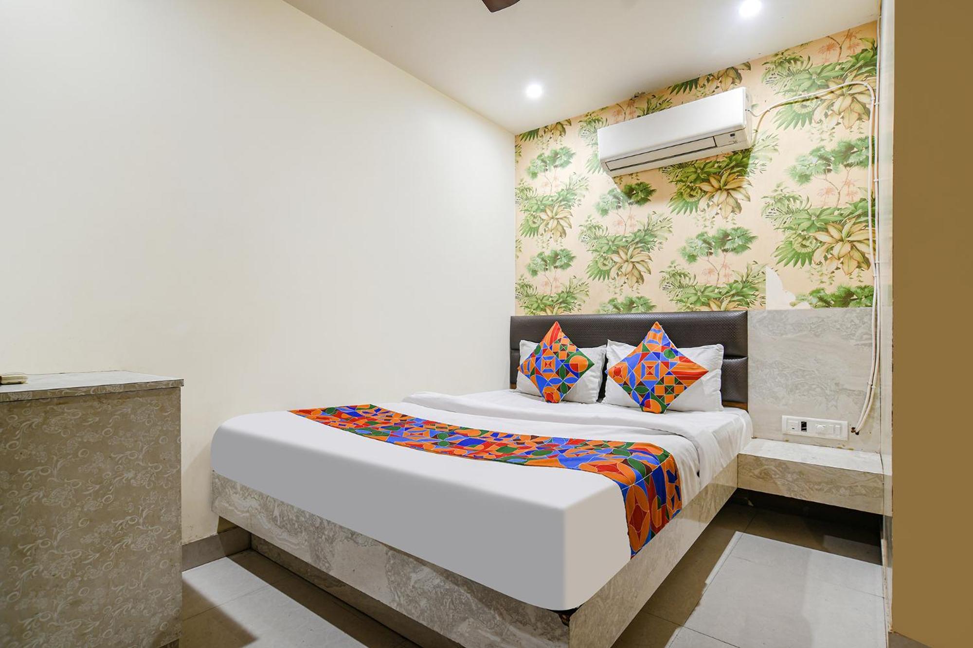 Fabhotel Shivam Palace- Near Mahakal Mandir Ujjain Exterior photo